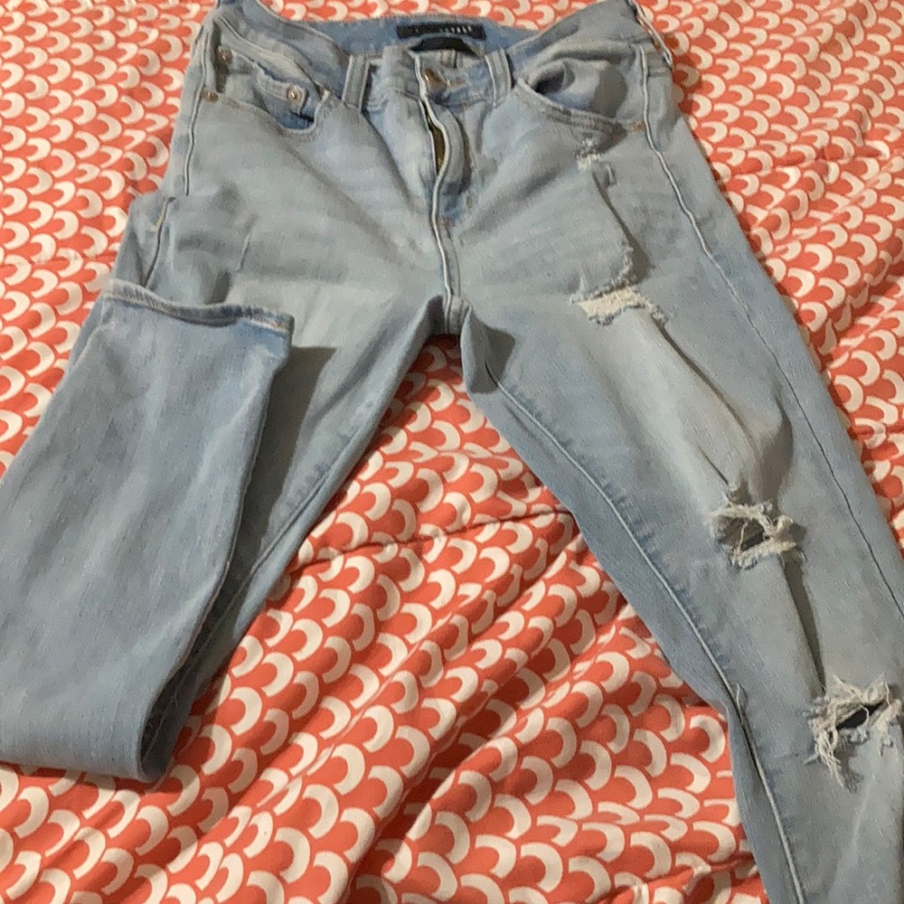 Aeropostale ripped skinny jeans.